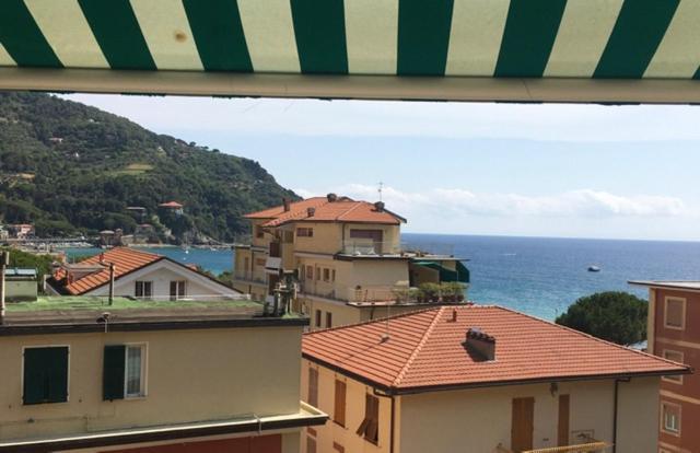 Ermes Apartment Levanto Bagian luar foto